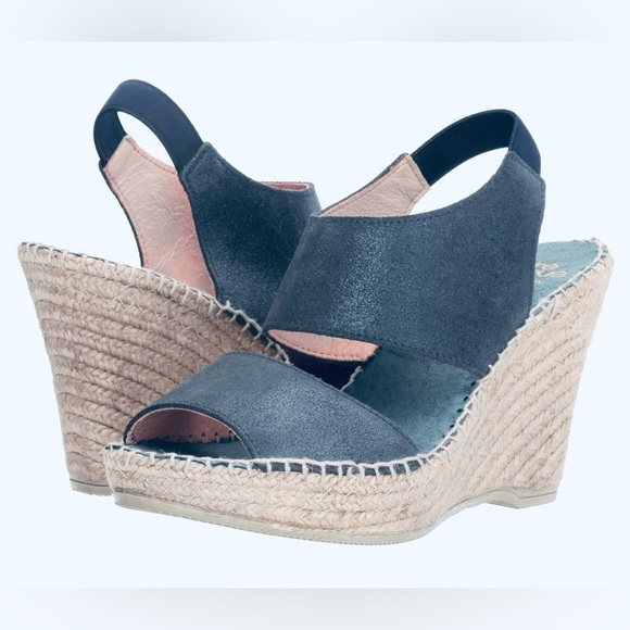 Andre Assous | Reese Wedge Sandal - Picture 1 of 5